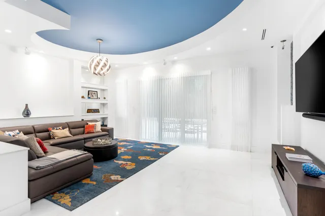 $4,750,000 | 3917 Southwest 42nd Avenue, Miami, FL 33133