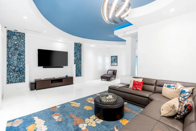 $4,750,000 | 3917 Southwest 42nd Avenue, Miami, FL 33133