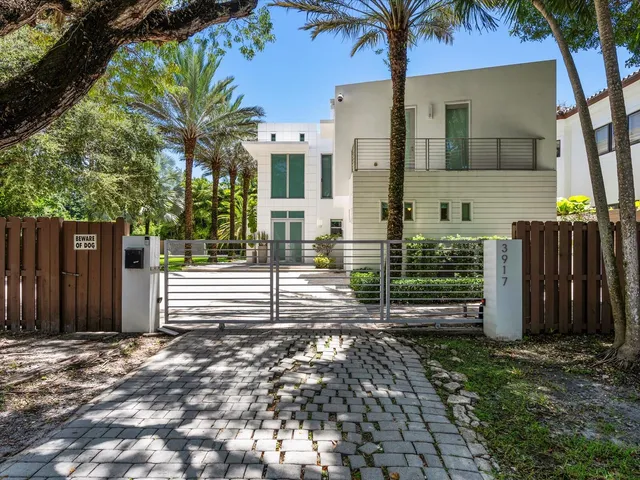 $4,750,000 | 3917 Southwest 42nd Avenue, Miami, FL 33133