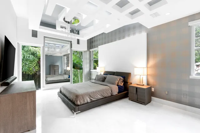 $4,750,000 | 3917 Southwest 42nd Avenue, Miami, FL 33133