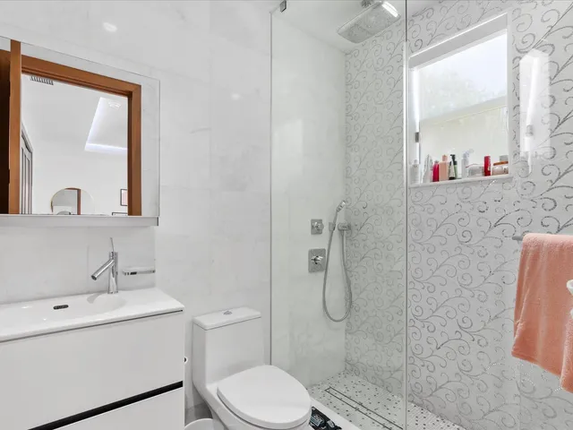 $4,750,000 | 3917 Southwest 42nd Avenue, Miami, FL 33133