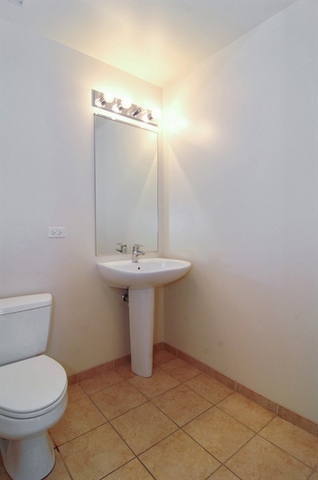 1720 South Michigan Avenue, Unit 2802 Chicago, IL 60616 - Photo 8 of 10