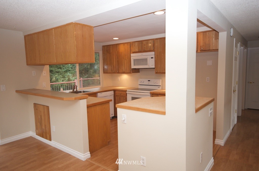 4731 236th Place Southeast Bothell, WA 98021 - Photo 7 of 16