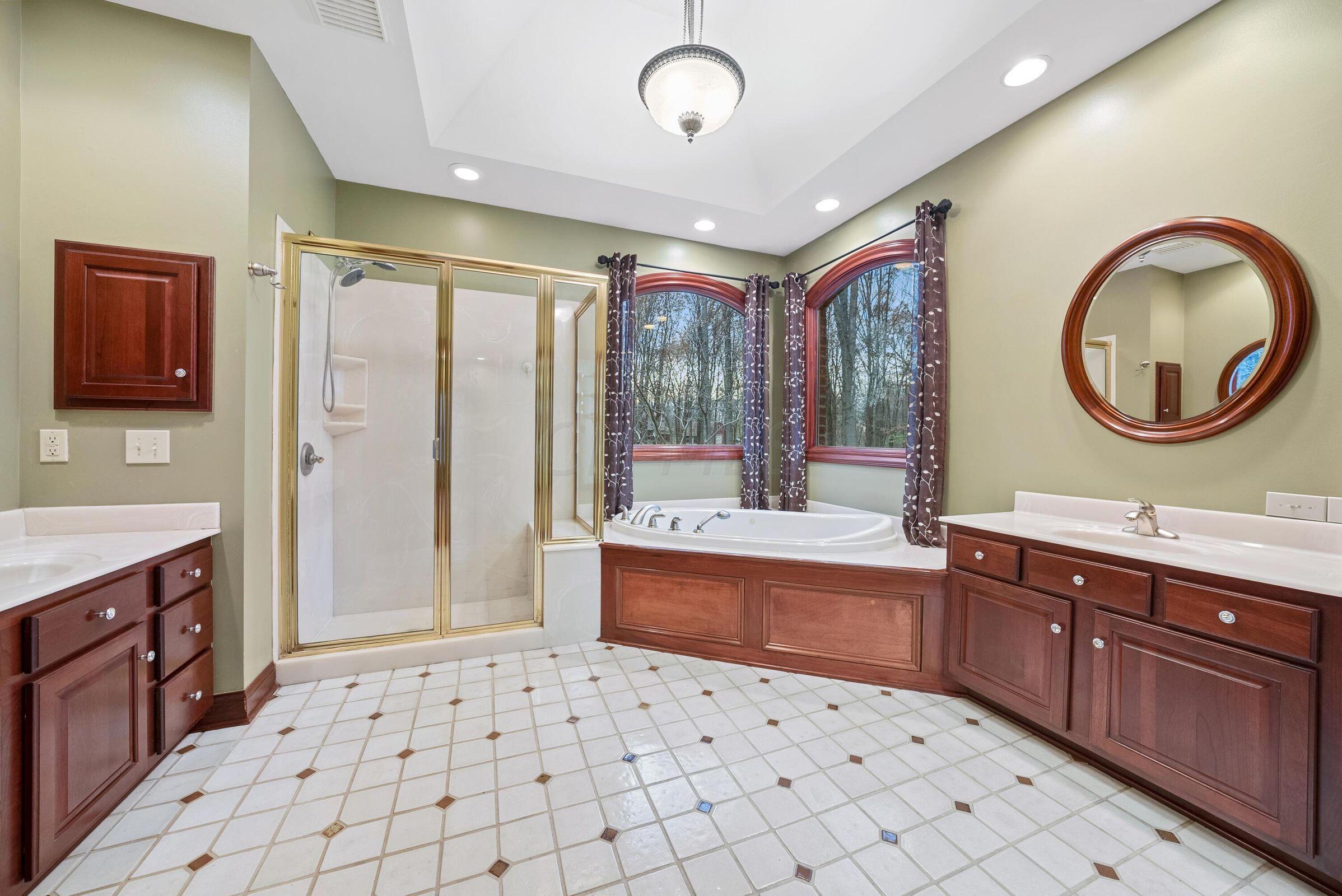 11244 Orchard Road Galena, OH 43021 - Photo 37 of 70 Owner's Suite