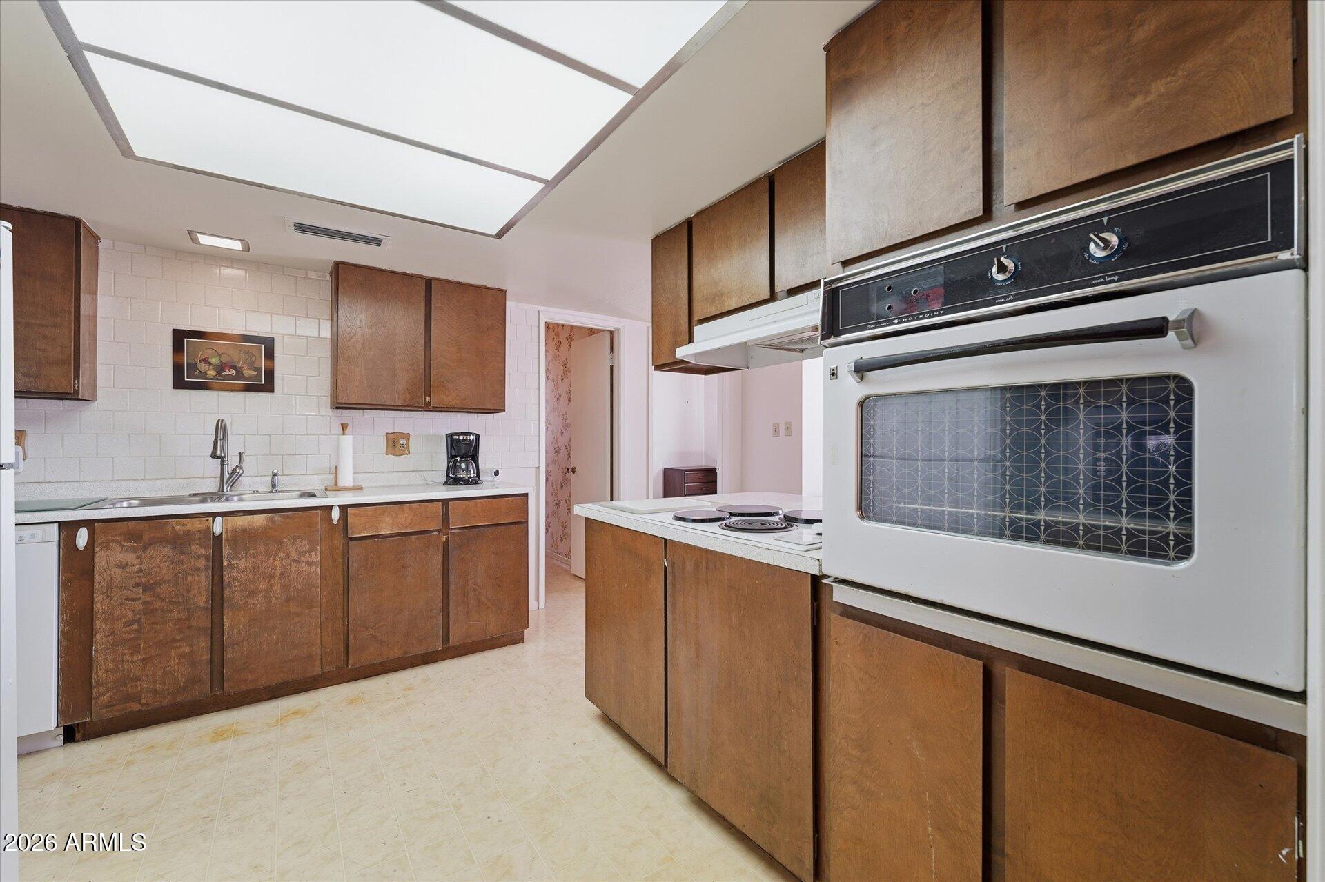 5449 West Thomas Road Phoenix, AZ 85031 - Photo 12 of 31 12-Kitchen