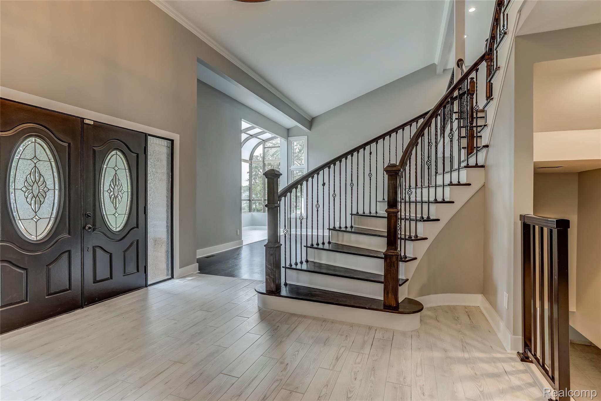5161 Watergate Road West Bloomfield, MI 48323 - Photo 4 of 40 5161 Watergate Road, West Bloomfield Township, MI-4.jpg-FULL