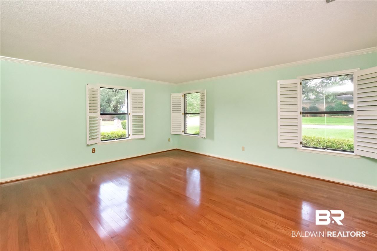 5621 Regency Oaks Drive North Mobile, AL 36609 - Photo 5 of 48