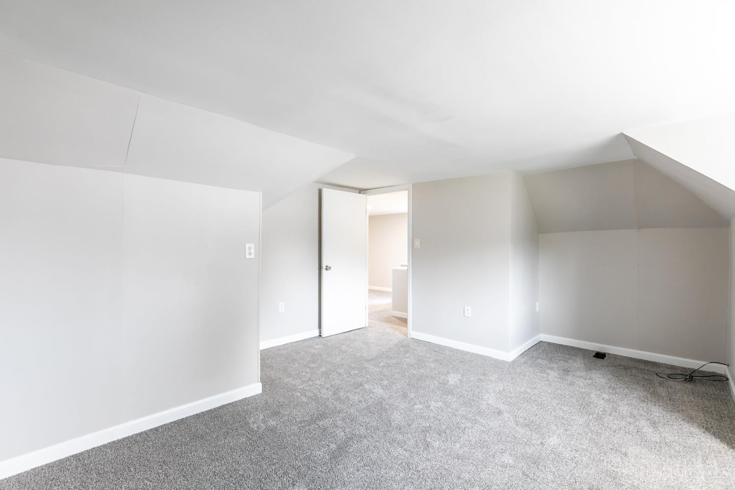 2944 North Bend Road Cincinnati, OH 45239 - Photo 22 of 34 Gallery Image 22