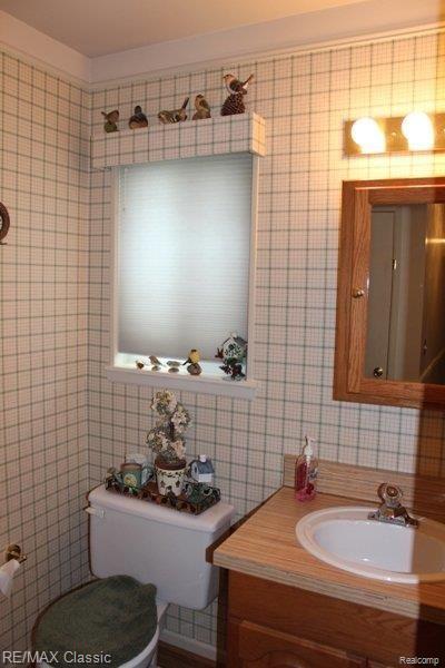 6634 Edgewood Road Canton, MI 48187 - Photo 12 of 17 HALF BATH