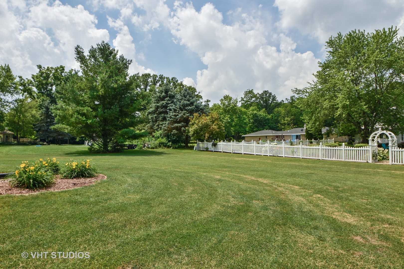 25140 South Rondorey Road Elwood, IL 60421 - Photo 19 of 20 a view of a garden