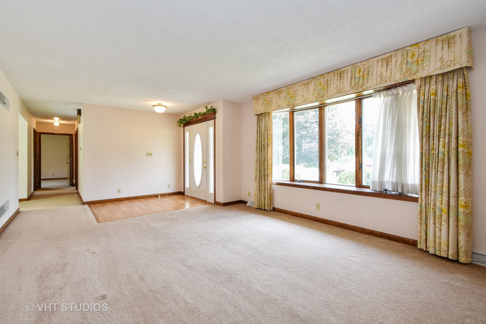 25140 South Rondorey Road Elwood, IL 60421 - Photo 3 of 20 an empty room with windows