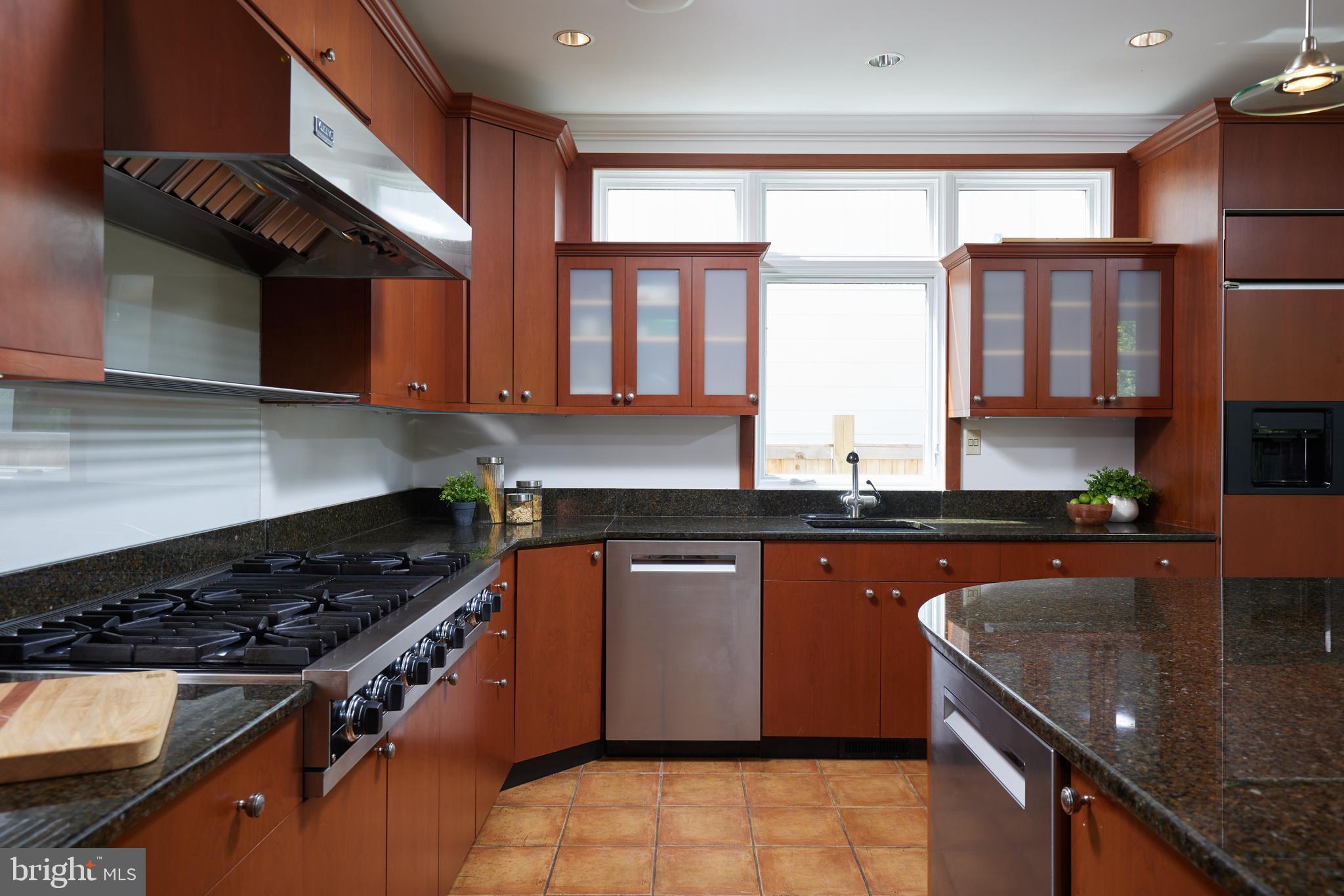 8010 Maple Ridge Road Bethesda, MD 20814 - Photo 25 of 84