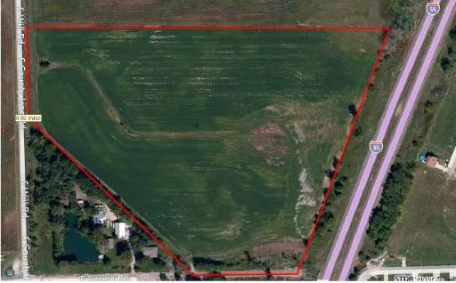 a view of a yard in front of a house