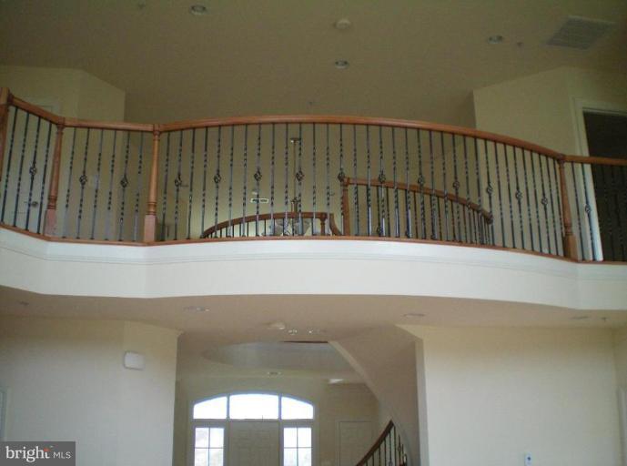 7241 Annapolis Rock Road Gaithersburg, MD 20882 - Photo 7 of 9 Family Room Overlook