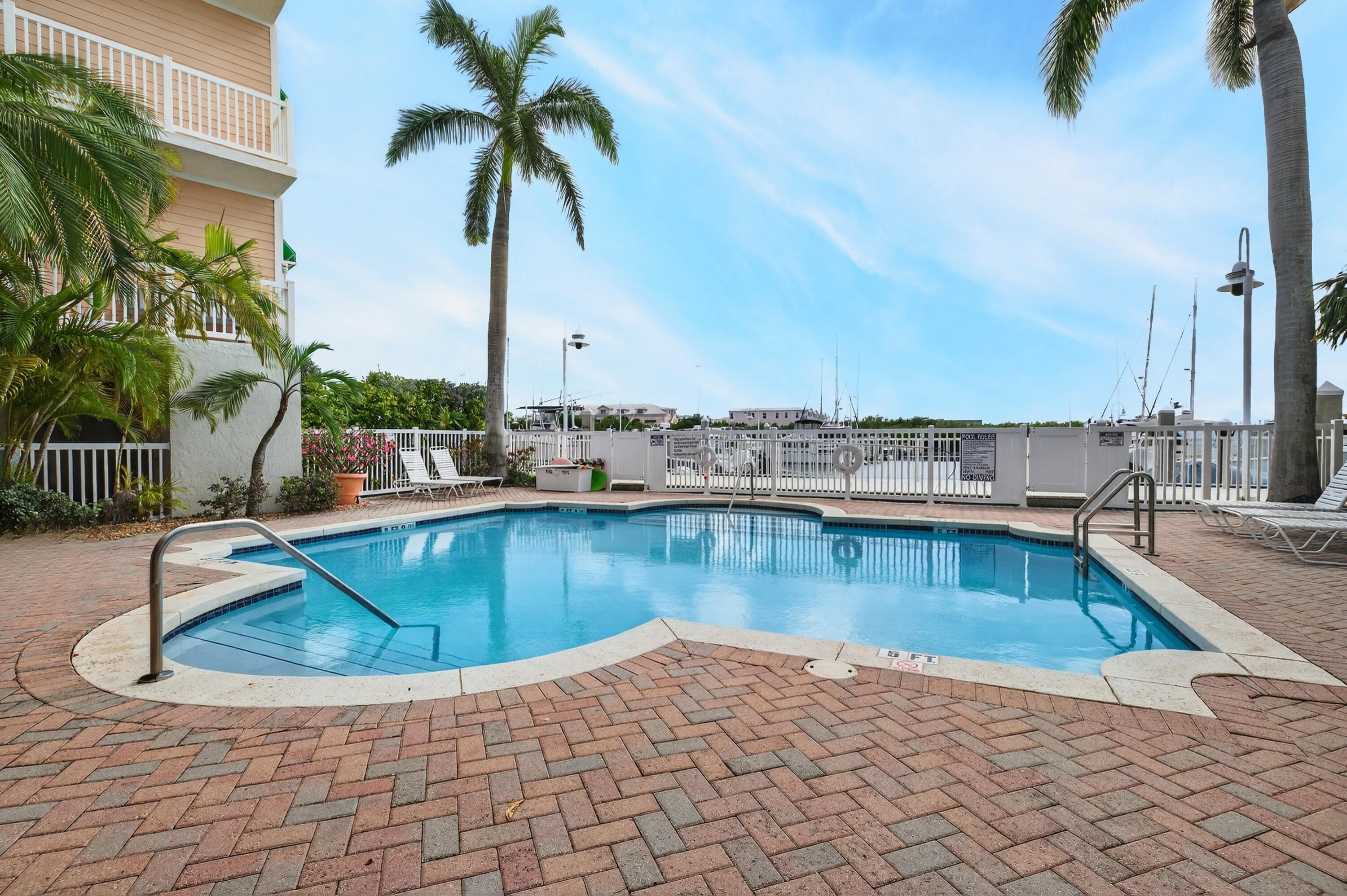 5605 College Road, Unit E305 Key West, FL 33040 - Photo 32 of 40 E305-35