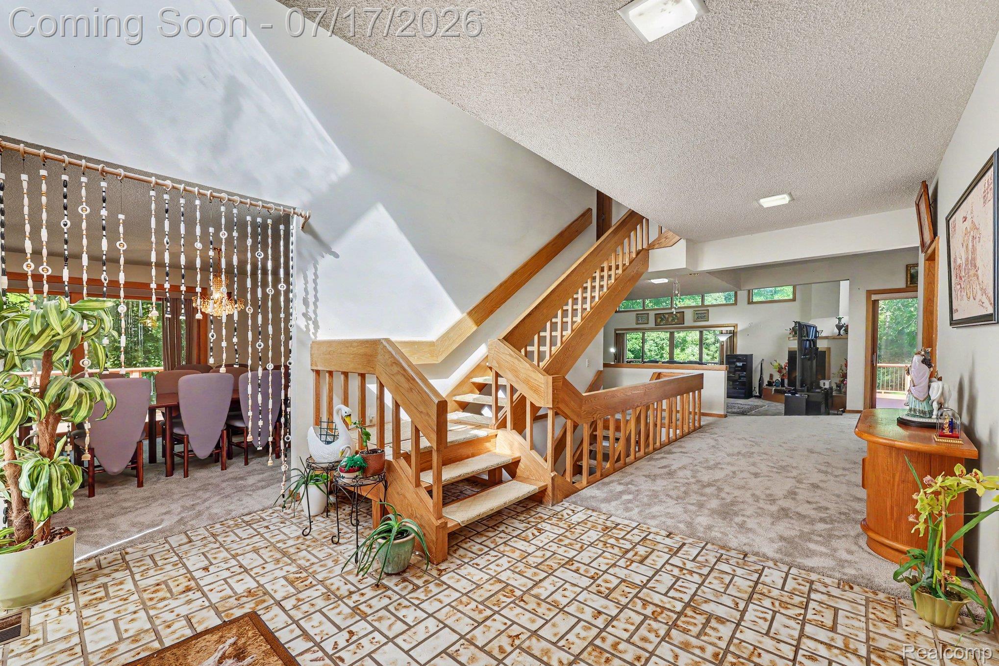 5685 Paint Valley Drive Rochester, MI 48306 - Photo 6 of 66 007_file_9464.jpg