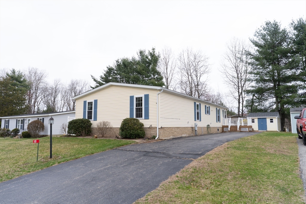 18 Fox Run Brookfield, MA 01506 - Photo 1 of 40