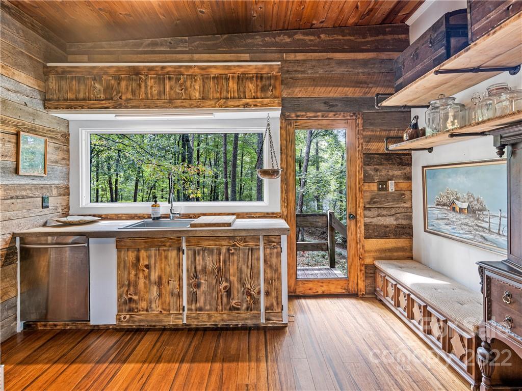 547 Round Mountain Road Brevard, NC 28712 - Photo 19 of 38 Gallery Image 19