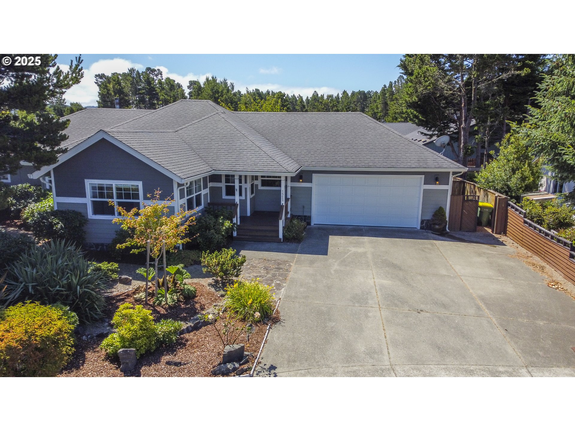 1522 Myrtle Loop Florence, OR 97439 - Photo 3 of 43 Gallery Image 3