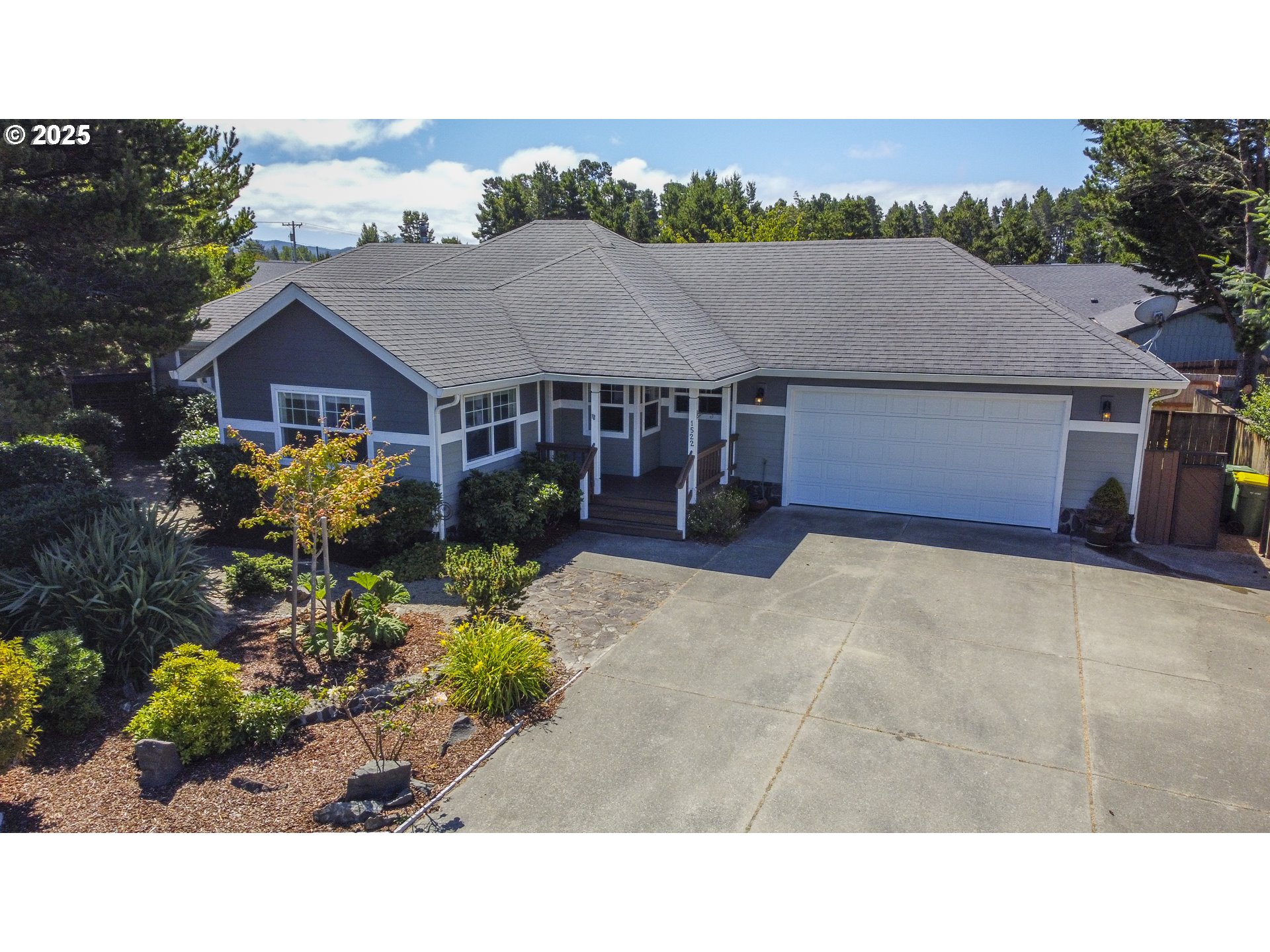 1522 Myrtle Loop Florence, OR 97439 - Photo 5 of 43 Gallery Image 5