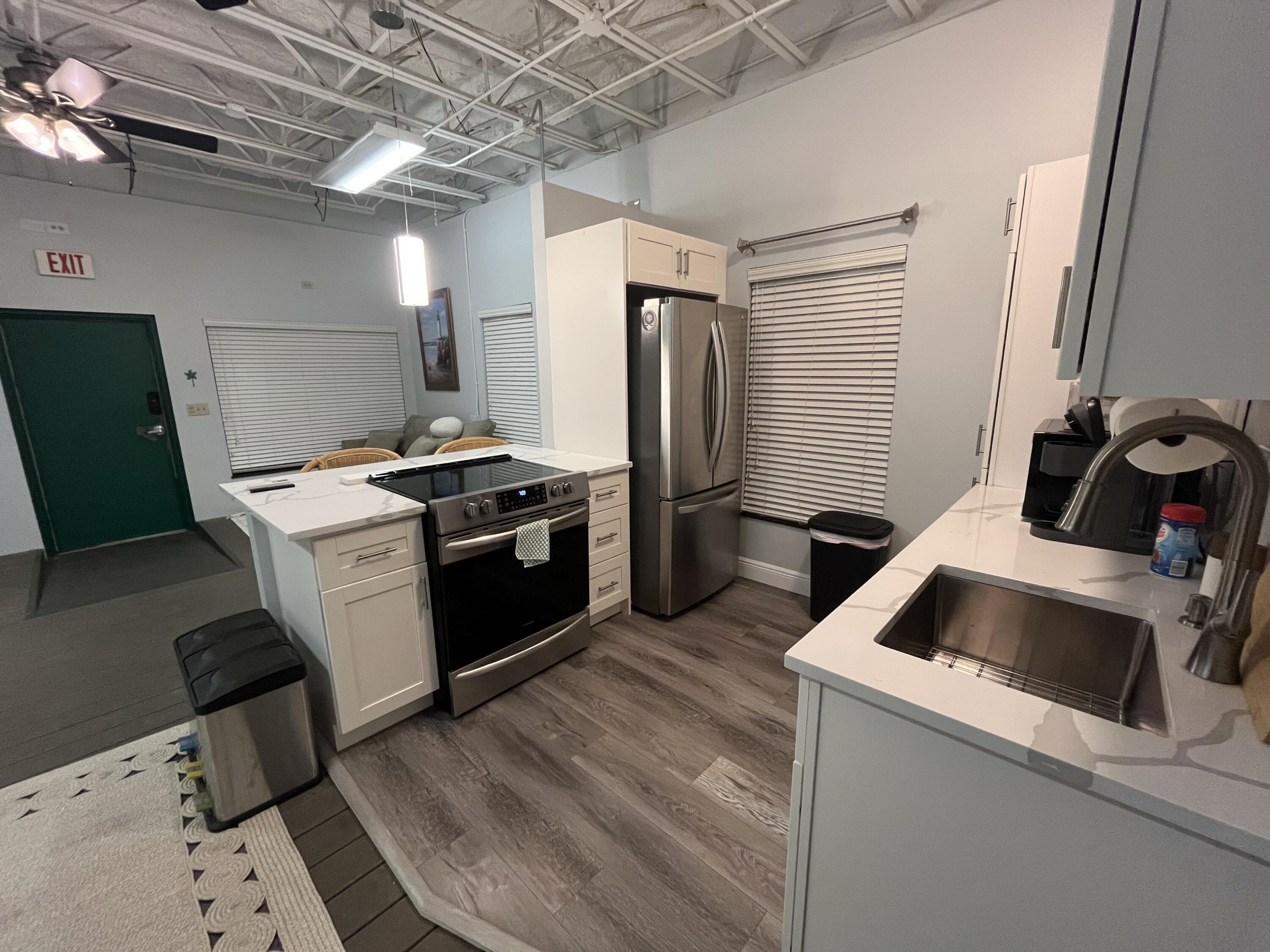 112 Mayfield Road, Unit A Lantana, FL 33462 - Photo 8 of 23 IMG_0886