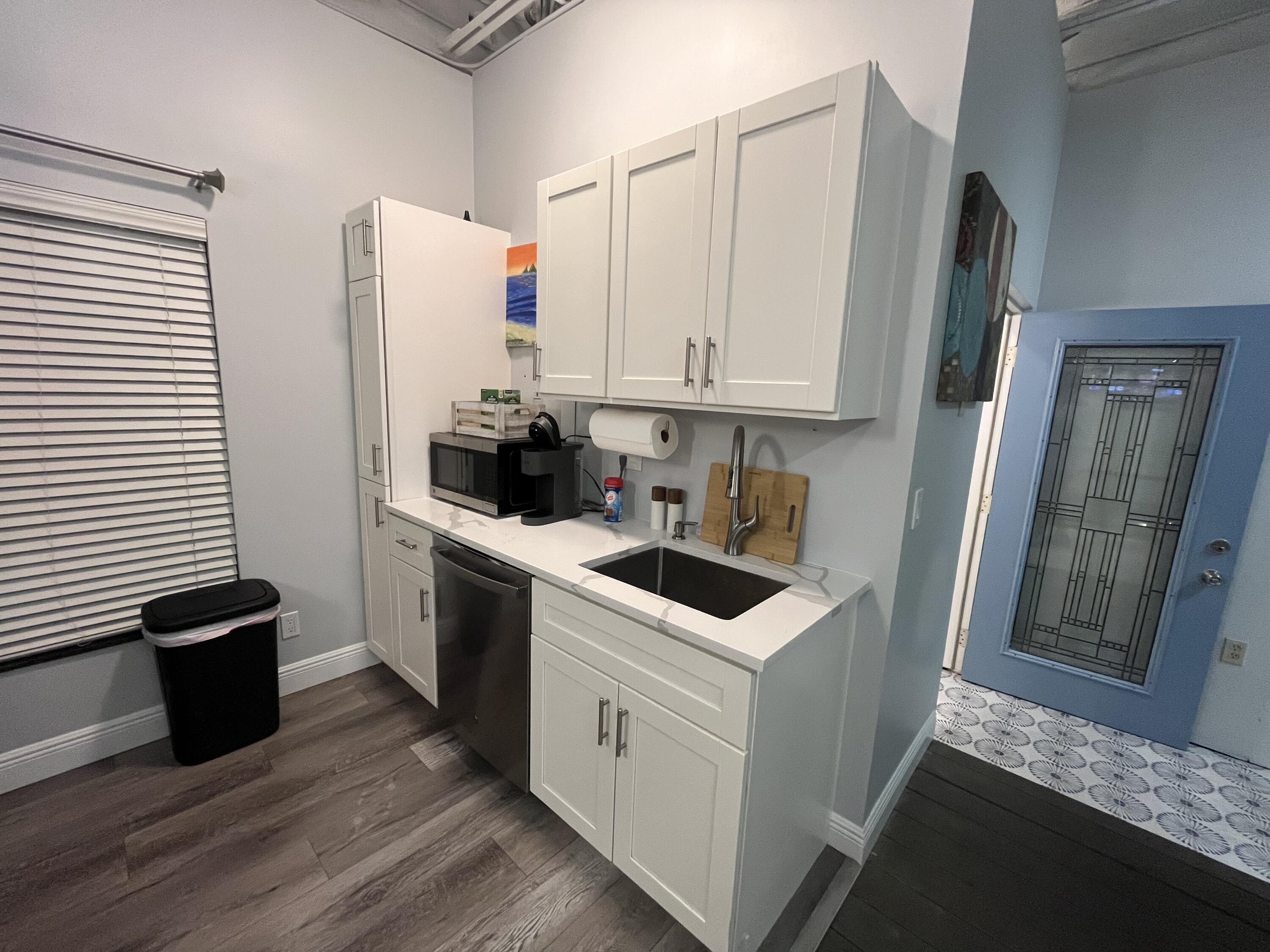 112 Mayfield Road, Unit A Lantana, FL 33462 - Photo 9 of 23 IMG_0887