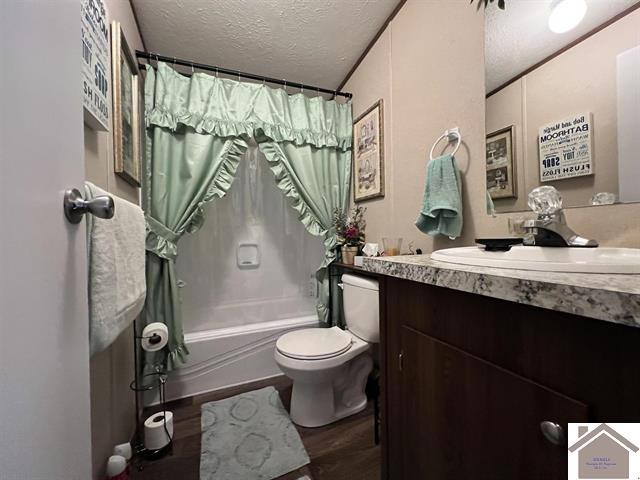 820 3rd Street Hazel, KY 42049 - Photo 20 of 27 Full Hall Bath