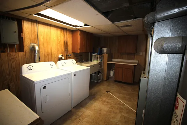 $2,750 | 651 North Kenilworth Avenue, Elmhurst, IL 60126