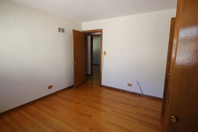 $2,750 | 651 North Kenilworth Avenue, Elmhurst, IL 60126