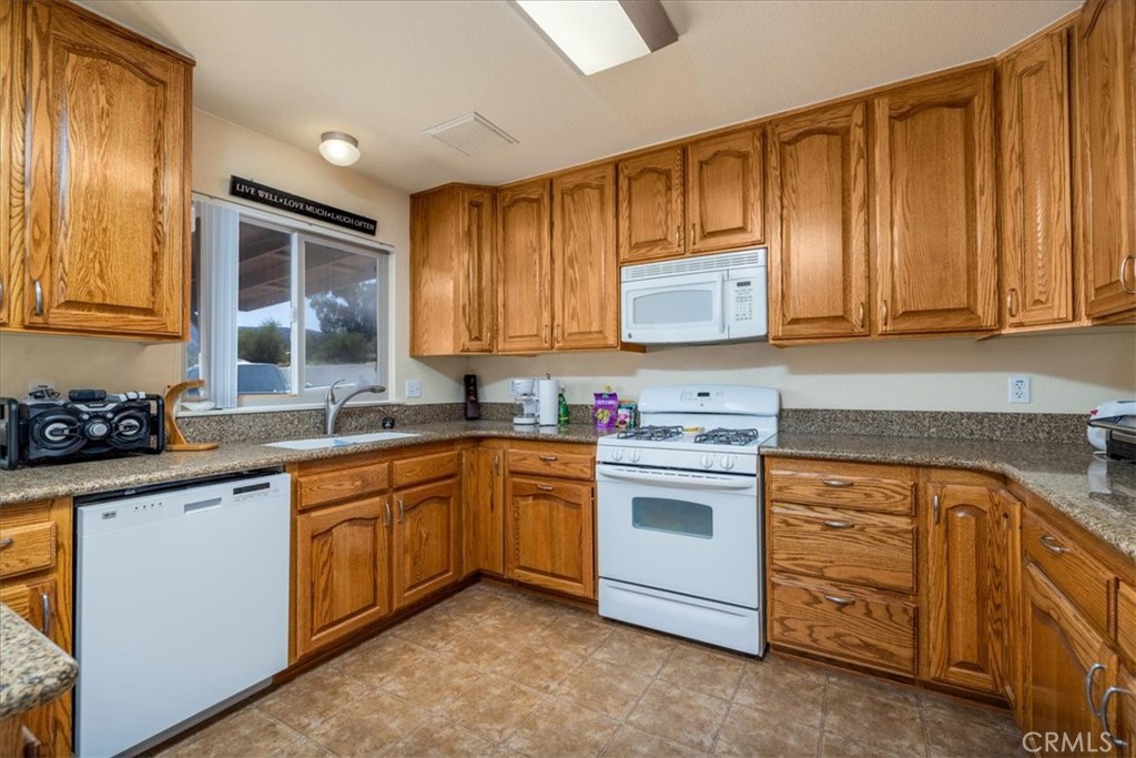 73255 2 Mile Road Twentynine Palms, CA 92277 - Photo 10 of 51