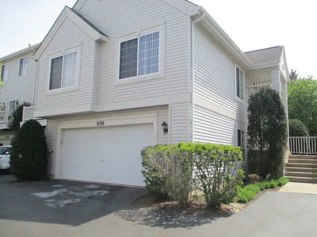 a view of a house and outdoor space