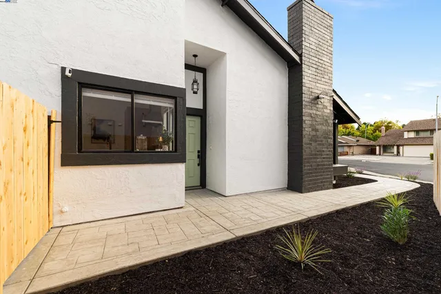 $850,000 | 713 Sandy Brook Court, Rodeo, CA 94572