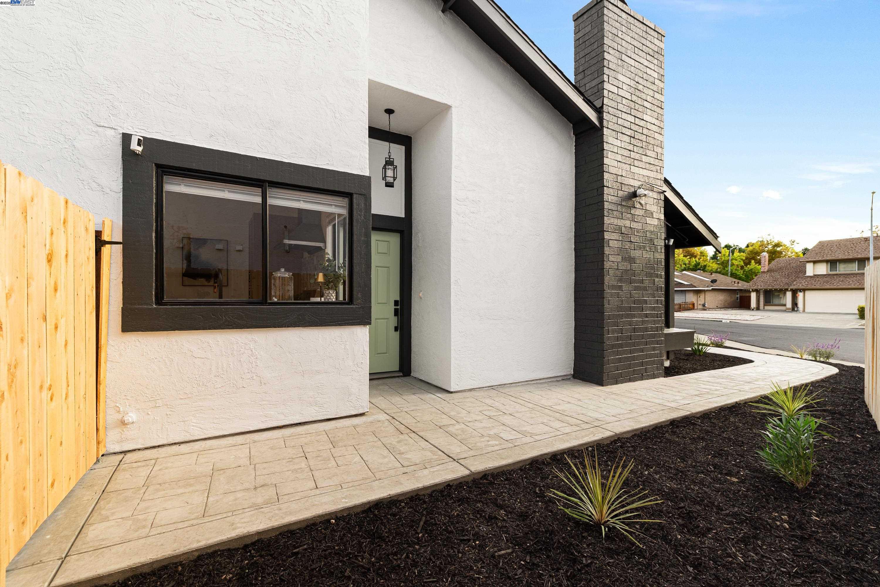713 Sandy Brook Court Rodeo, CA 94572 - Photo 3 of 36 a view of an entryway of the house