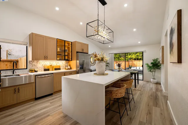 $850,000 | 713 Sandy Brook Court, Rodeo, CA 94572