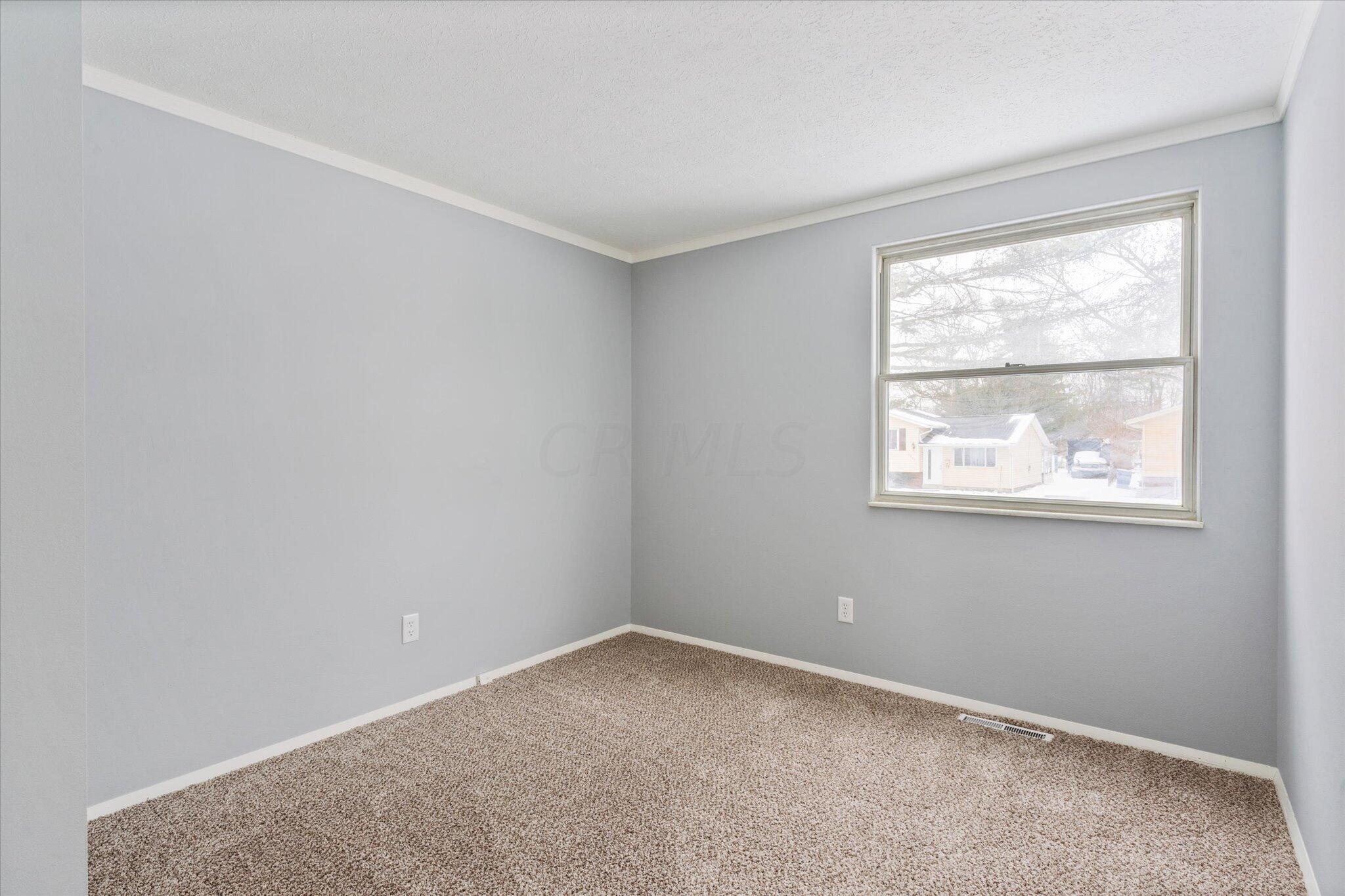 1844 Binbrook Road Columbus, OH 43227 - Photo 13 of 25 12-DSC04572
