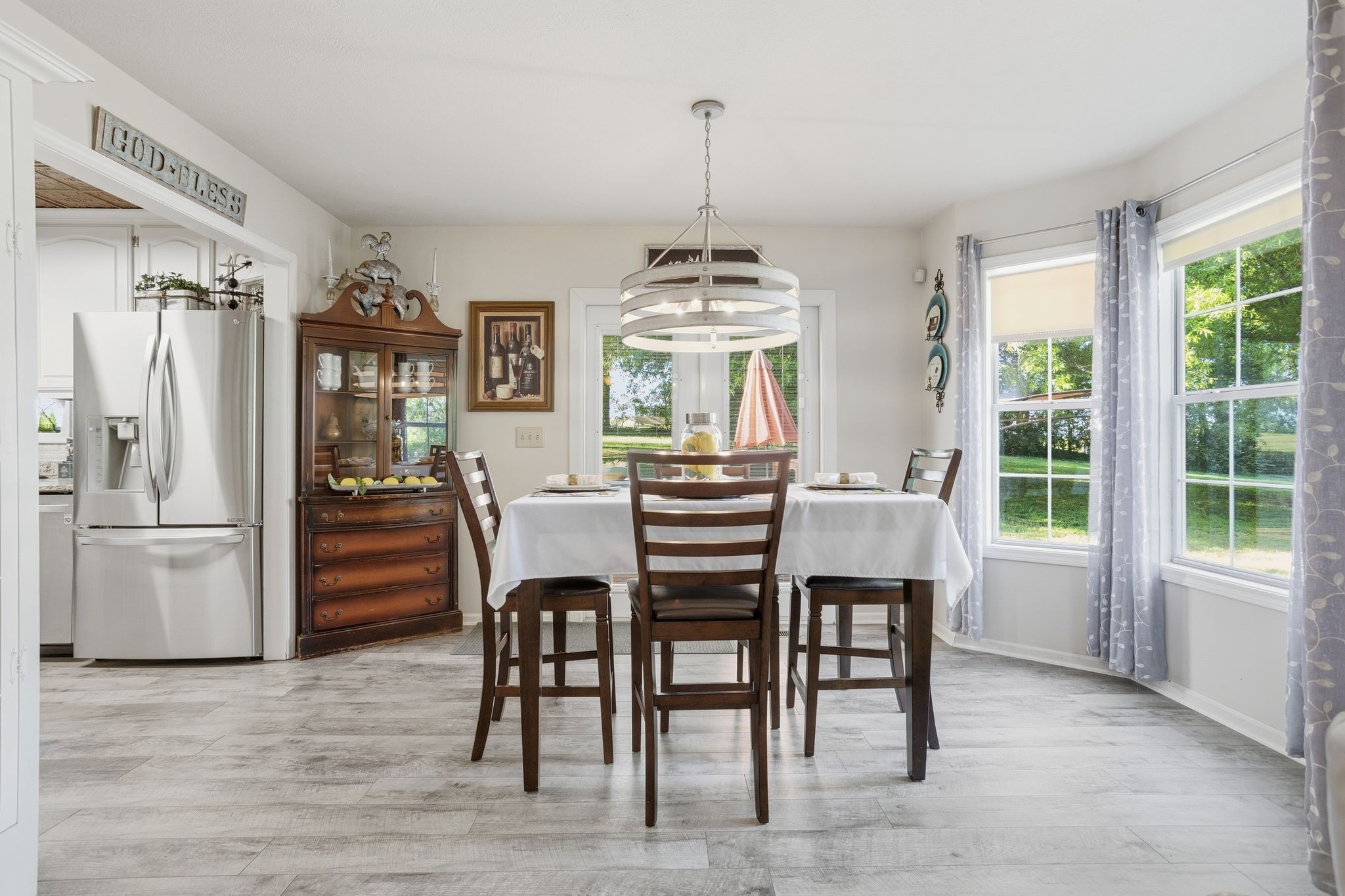 1038 South Cross Bridges Road Mount Pleasant, TN 38474 - Photo 11 of 39 a dining room with furniture and window