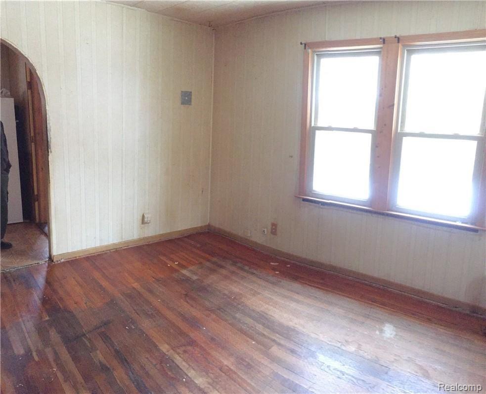 2905 Emmons Avenue Rochester, MI 48307 - Photo 8 of 12 7.jpg
