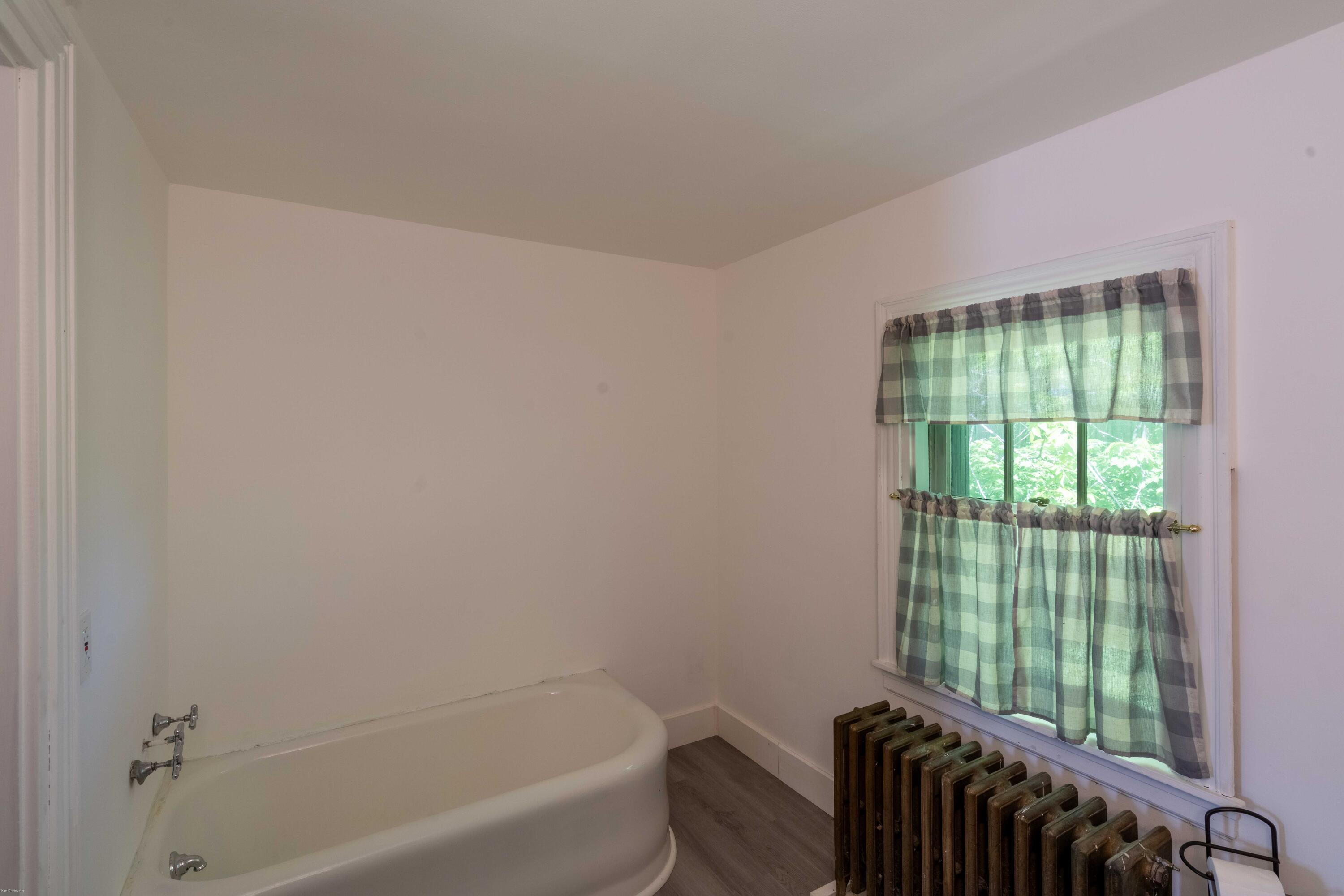 24 Pine Street Ellsworth, ME 04605 - Photo 22 of 31 Bathroom c