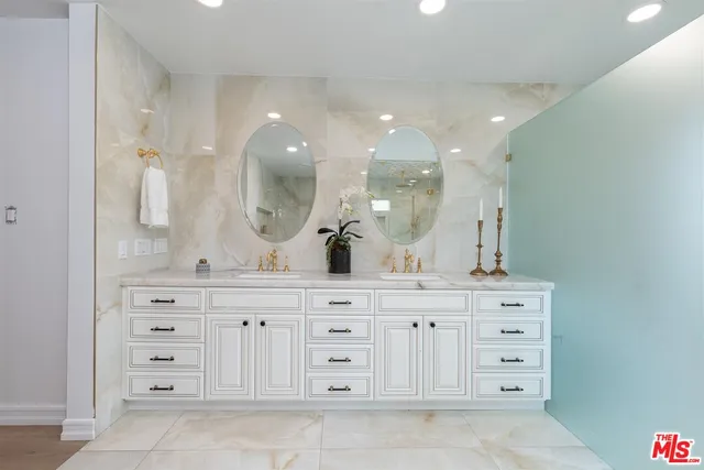 $2,828,000 | 18089 Lake Encino Drive, Encino, CA 91316