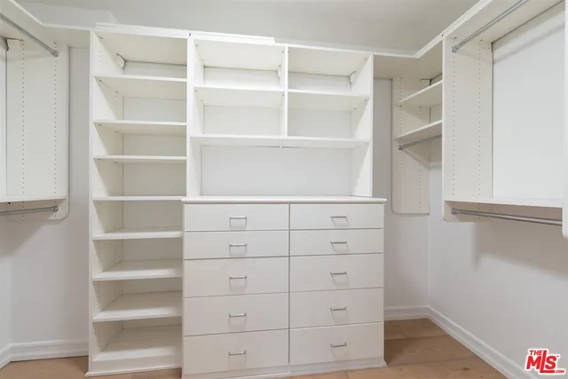 $2,828,000 | 18089 Lake Encino Drive, Encino, CA 91316