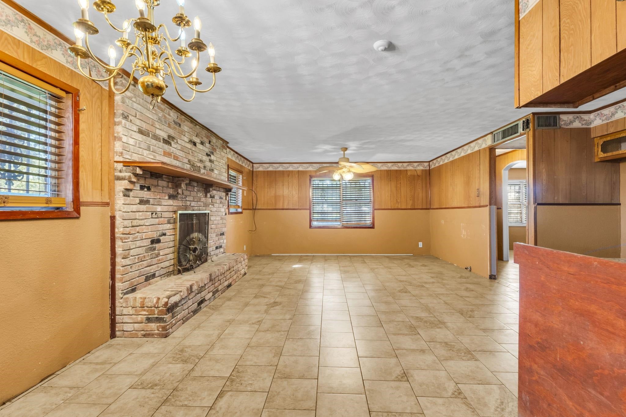 407 Moore Road Beaumont, TX 77713 - Photo 8 of 33 Gallery Image 8