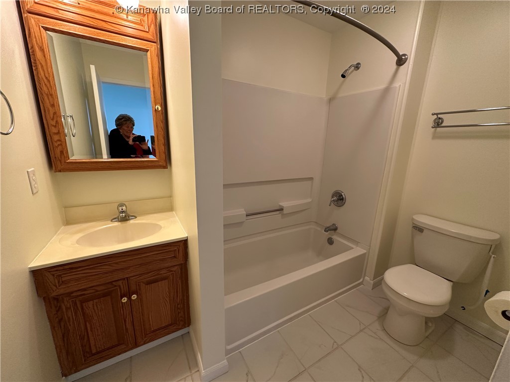 24 Warwick Road Point Pleasant, WV 25550 - Photo 24 of 27 Hall Bathroom