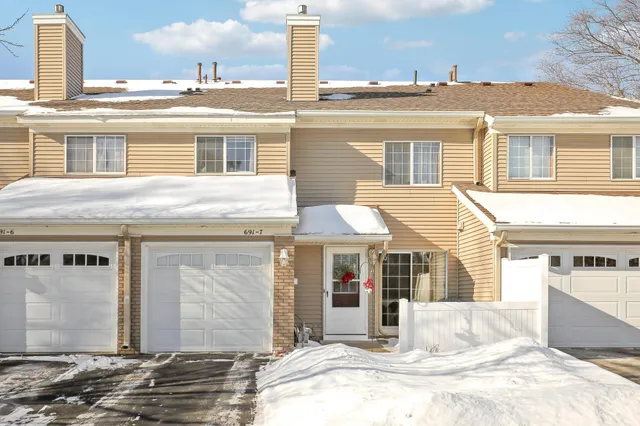 $219,900 | 691 85th Lane Northwest, Unit 7, Coon Rapids, MN 55433