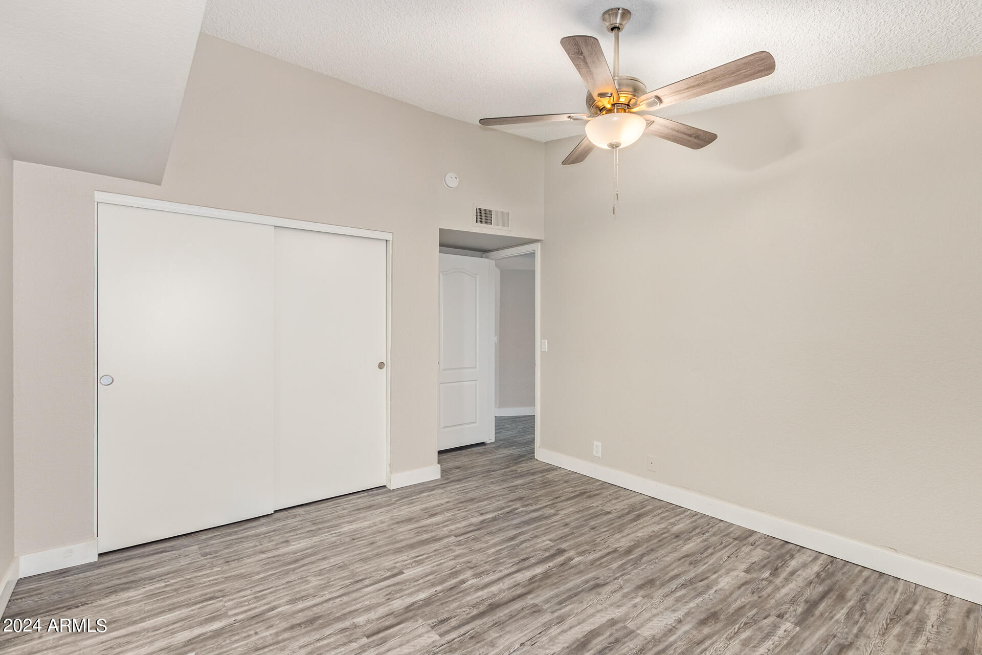 534 East Marco Polo Road Phoenix, AZ 85024 - Photo 12 of 25