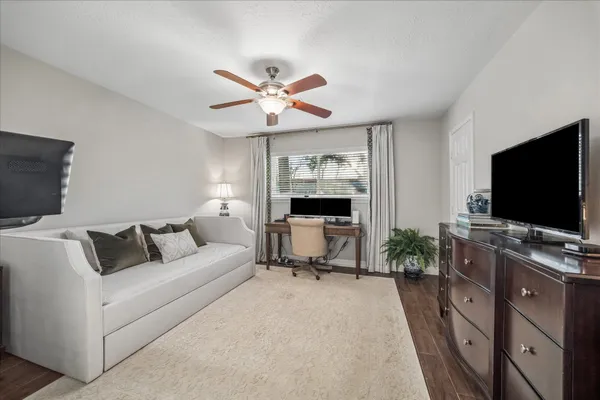 $445,000 | 1906 Ashford Hollow Lane, Houston, TX 77077