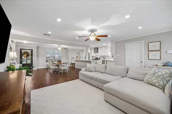 $445,000 | 1906 Ashford Hollow Lane, Houston, TX 77077