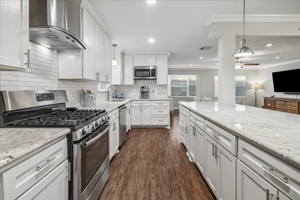 $445,000 | 1906 Ashford Hollow Lane, Houston, TX 77077