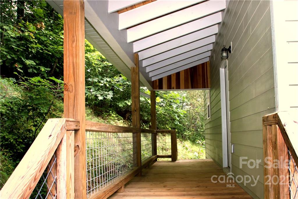 284 Dollar Ridge Sylva, NC 28779 - Photo 2 of 24 Gallery Image 2