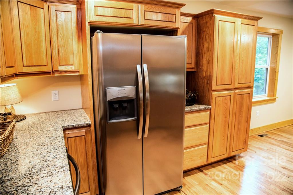 284 Dollar Ridge Sylva, NC 28779 - Photo 5 of 24 Gallery Image 5