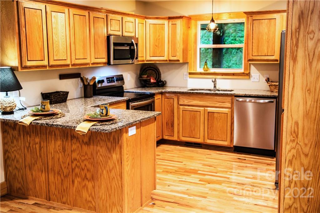 284 Dollar Ridge Sylva, NC 28779 - Photo 6 of 24 Gallery Image 6